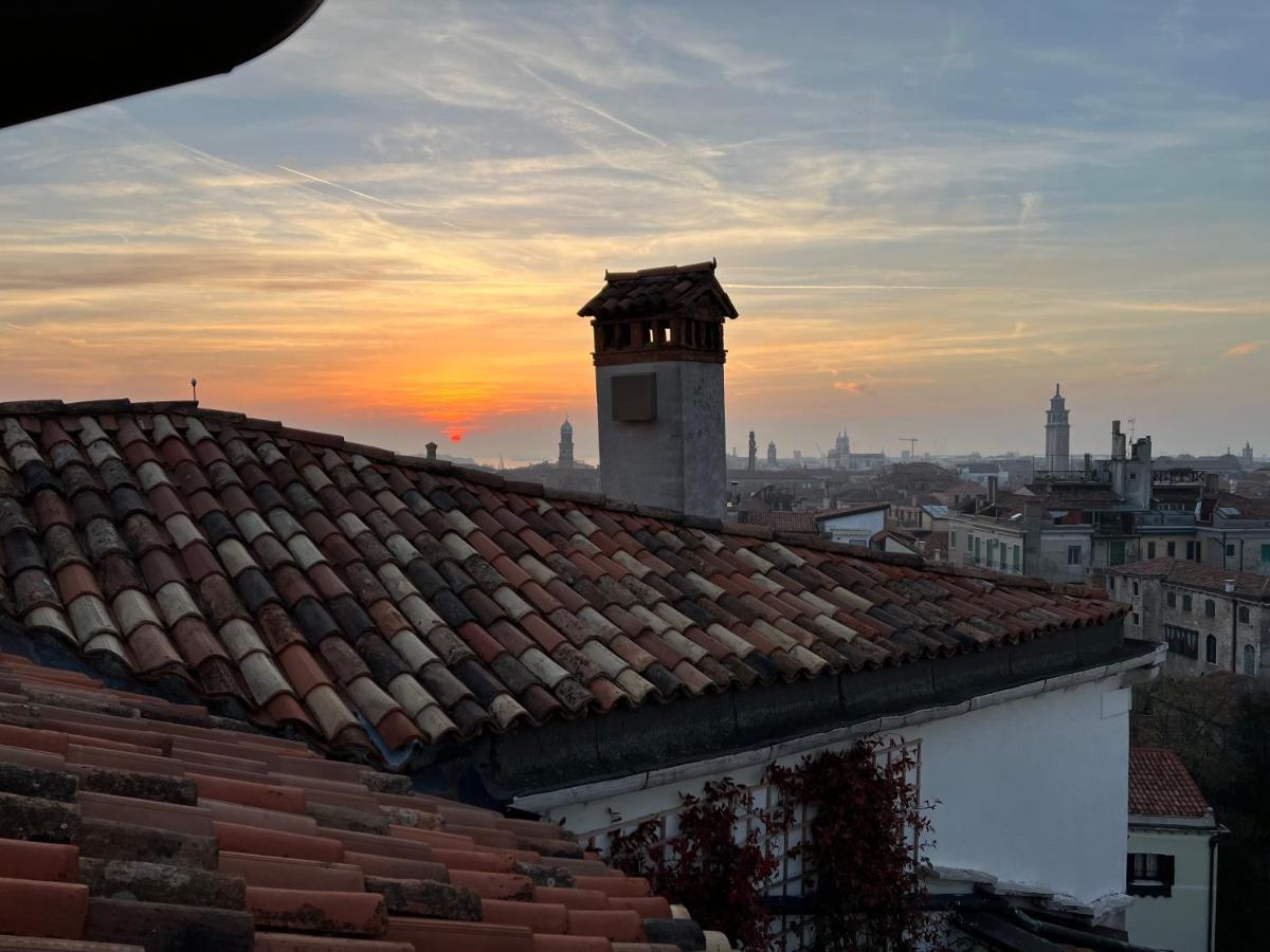 Attico Canal Grande A Palazzo Contarini Corfu Венеция Экстерьер фото